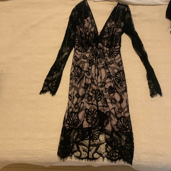 Lace Evening Dress - Picture 7 of 8